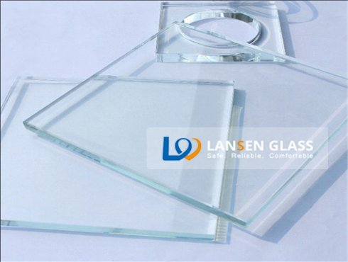 ULTRA CLEAR GLASS FOR LIGHTING