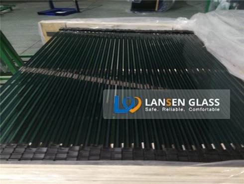 LAMINATED GLASS